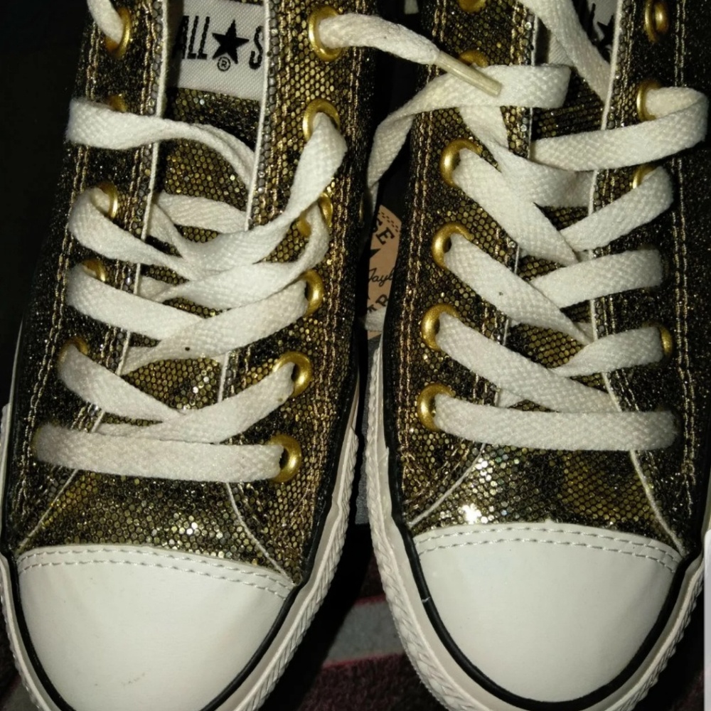 Women Converse